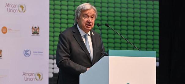 Photo ONU : Le Secrétaire général de l'ONU, António Guterres, s'adresse aux dirigeants lors du Sommet africain sur le climat à Nairobi, au Kenya.